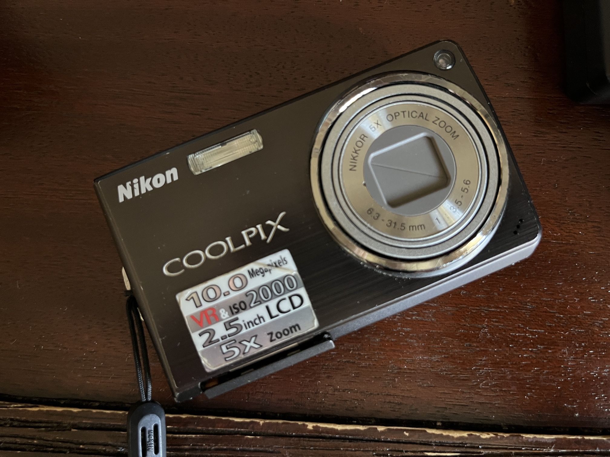 Retro Nikon CoolPix