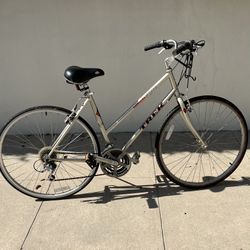 Women’s Trek  10 Speed Bicycle Used 4 Times
