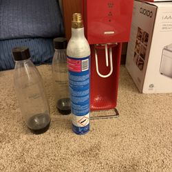 SodaStream Sparkling Water Maker + 2 CO₂ Tank & 2 Bottles   ✨ 