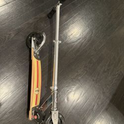 Razor Cruiser Scooter (like new)