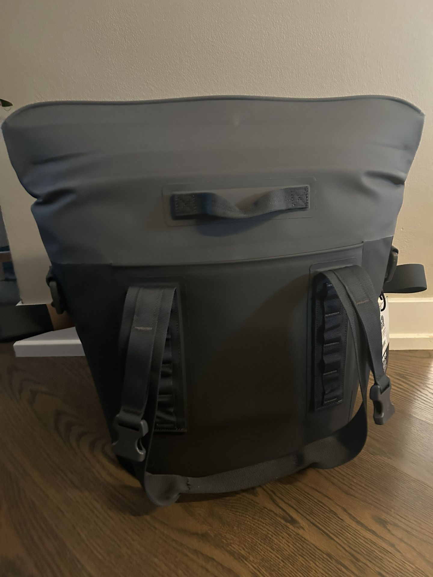 Yeti Cooler Bag New M15