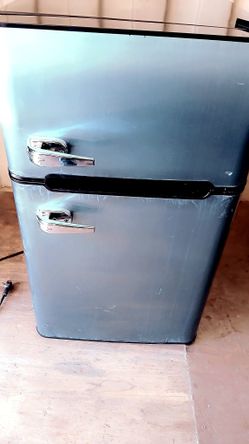 Frigobar Retro Antarctic Star – 2 Puertas (Congelador Independiente)