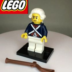 Lego Collectible Revolutionary Soldier Minifigure from Series 10 NEW with base!