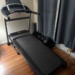 Electric Treadmill With 12 Incline Levels