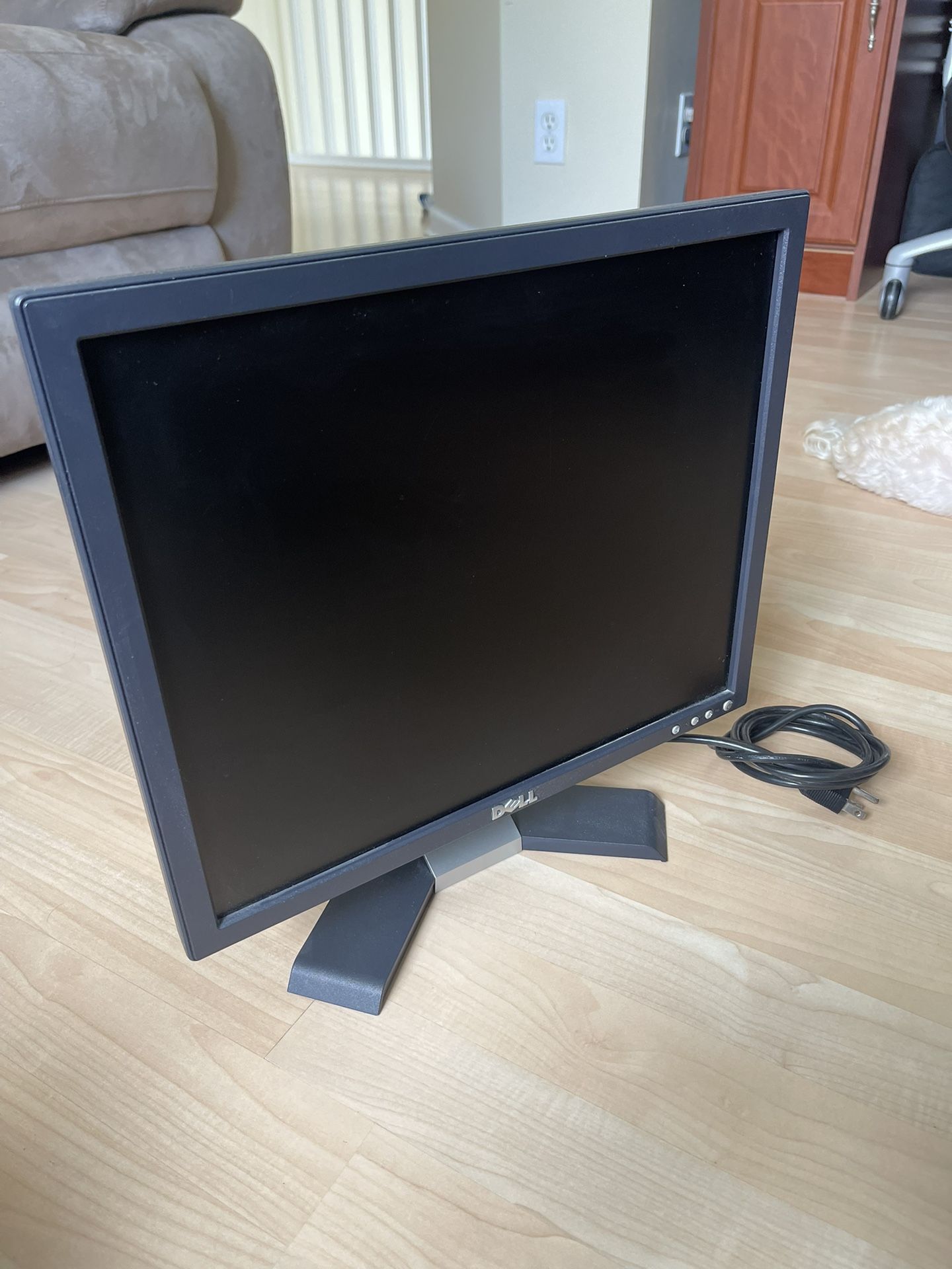 17 Inch Dell Monitor In Perfect Working Conditions With Cables