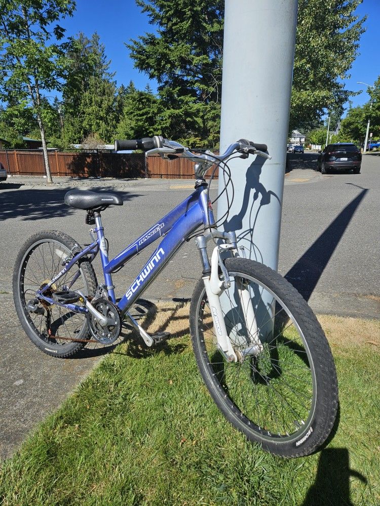 Bike Schwinn Ranger 24", Speed 21, Good For Teens And Adult, Aluminum, Very Good Condition