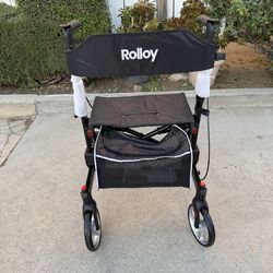 Deluxe Walker in perfect condition    18  inches wide   Use once