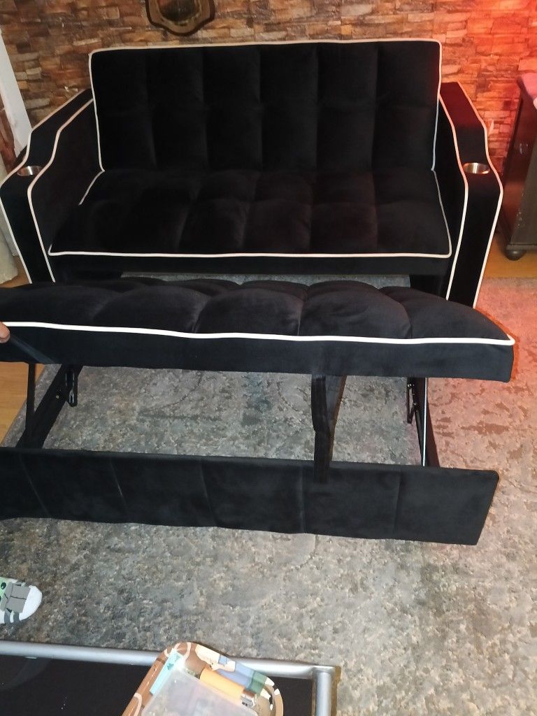 Sofa Bed Brand New Cost Me $300 In The Process Of Moving And I'm Sending It For $150
