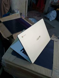Gaming Asus Chromobook 14inch Silver 8GB ram 1TB 2024 Type C Charger. $275! Or I Have ipad pro 12.9 128GB with pencil for $300!