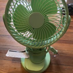 Mainstays 6" Desktop, Clip AC Electric Household Personal Fan with 2 Speed Green 