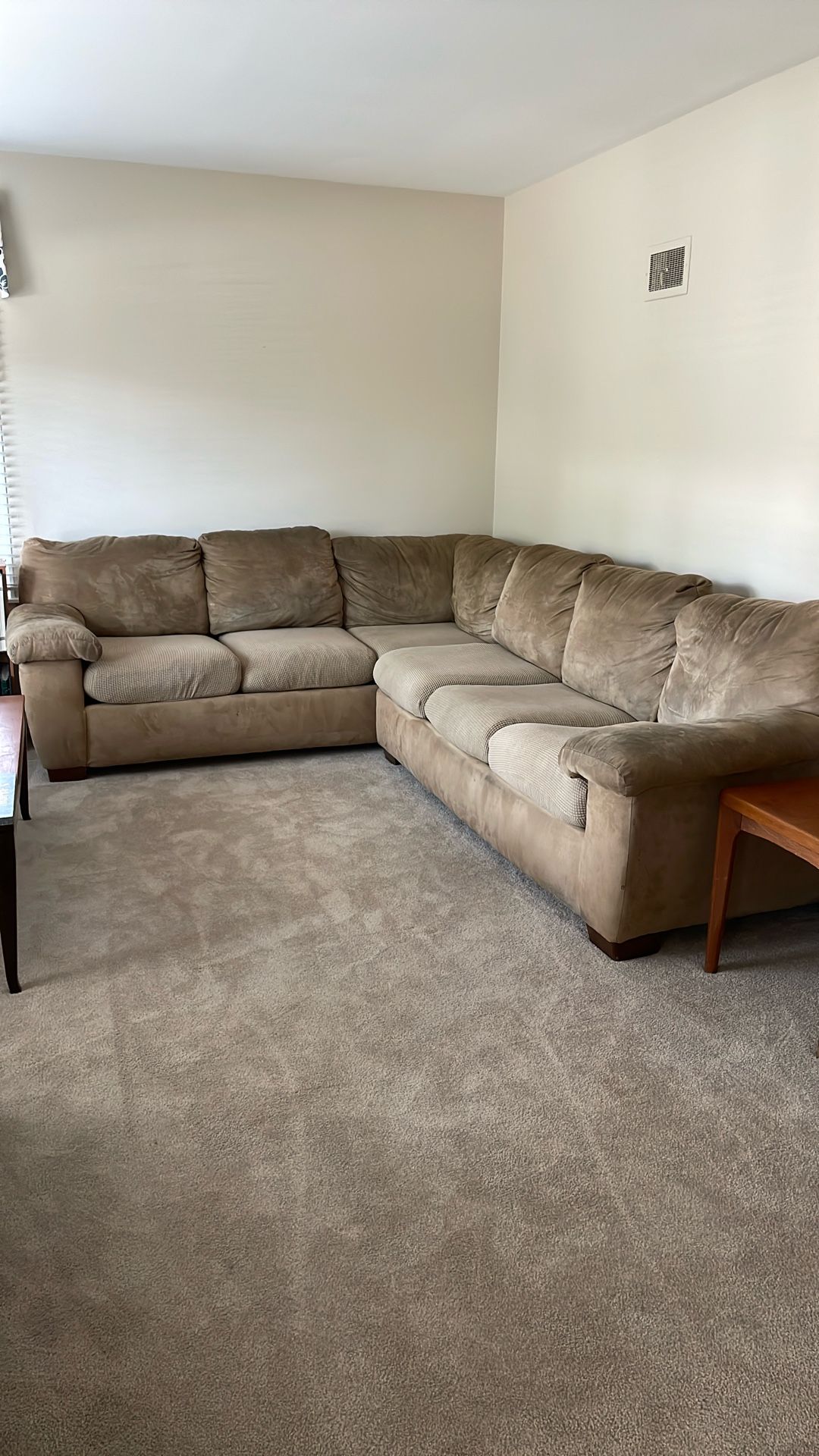 Sectional Couch/Fold Out Queen