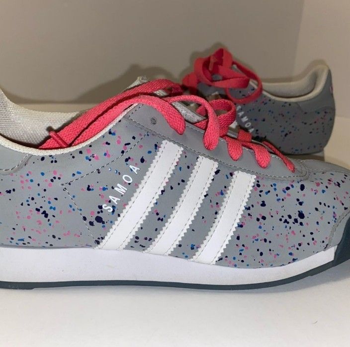 Super Rare Adidas Samoa Splatter Pink/Grey
SIZE 5.5
Excellent condition - comes with Box