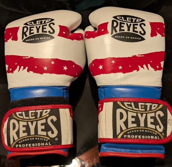 Boxing Gloves - New Cleto Reyes 16oz