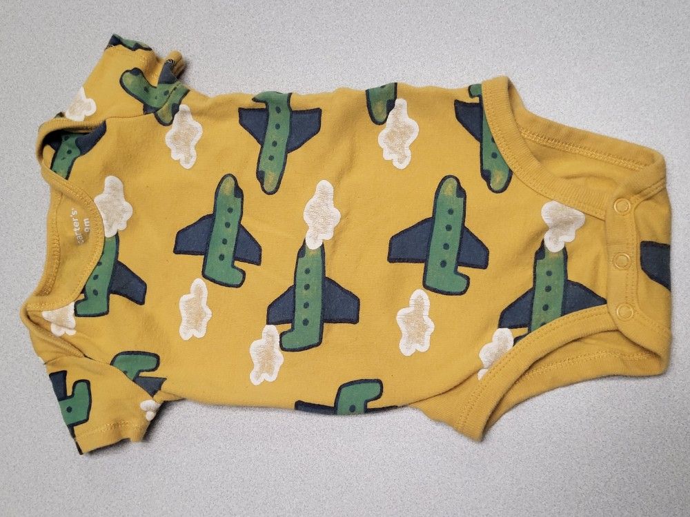 Boys 9 months Carters airplane print gold/green short sleeve onesie Lot 33