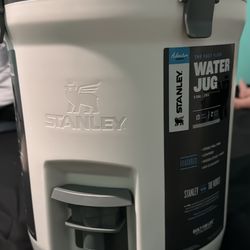 Stanley 2 Gallon Water Jug 