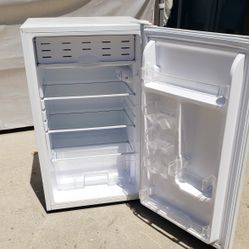 Mini Refrigerator With Freezer 