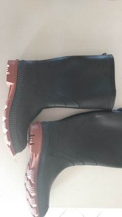 Snow boots