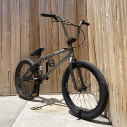 20 Inch Subrosa XL BMX ready To Go 300 Dollars Or Best Offer Pick Up Only Brakes Work Great Open To Trades