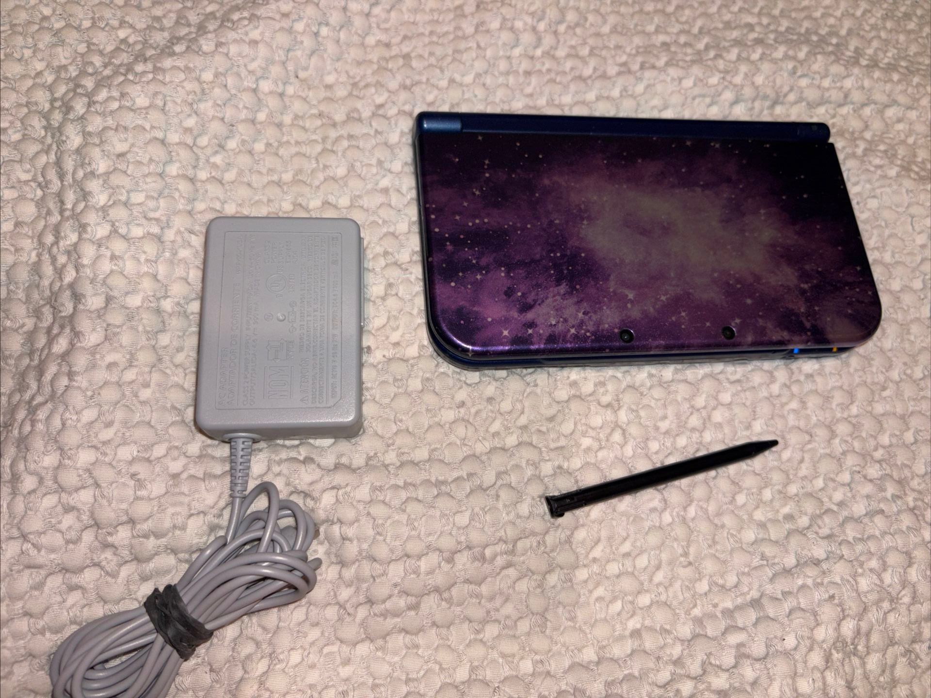 New" Nintendo 3DS XL Galaxy Limited Edition Console Excellent Condition