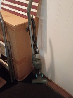 Zipvac Upright Vacuum Cleaner