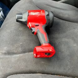 18V Milwaukee Blower 