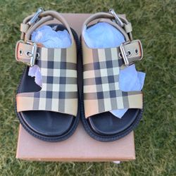 Brand NEW Burberry Girl’s Sandals!!