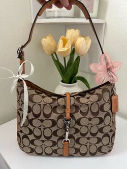 Coach Hamptons Signature Clip Hobo Shoulder Bag