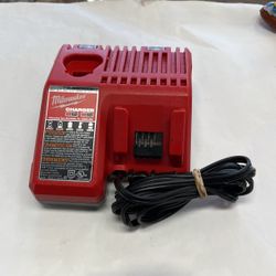 Milwaukee Battery Charger 