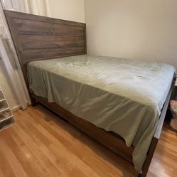 MUST GO Living Spaces Rainer Full Size Bed With Box Spring 
