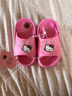 Hello Kitty slides size 8
