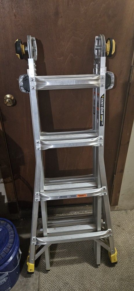 Gorilla Ladder 18'ft 300 lbs Load Capacity