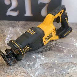 20-Volt MAX Lithium Ion Cordless Brushless Reciprocating Saw with FLEXVOLT ADVANTAGE (Tool Only)