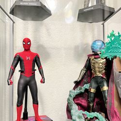 Hot toys Spider-Man far from home Spiderman and mysterio