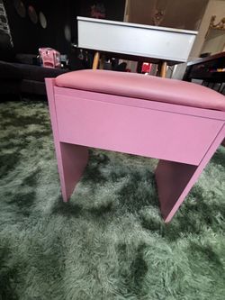 Little pink chair