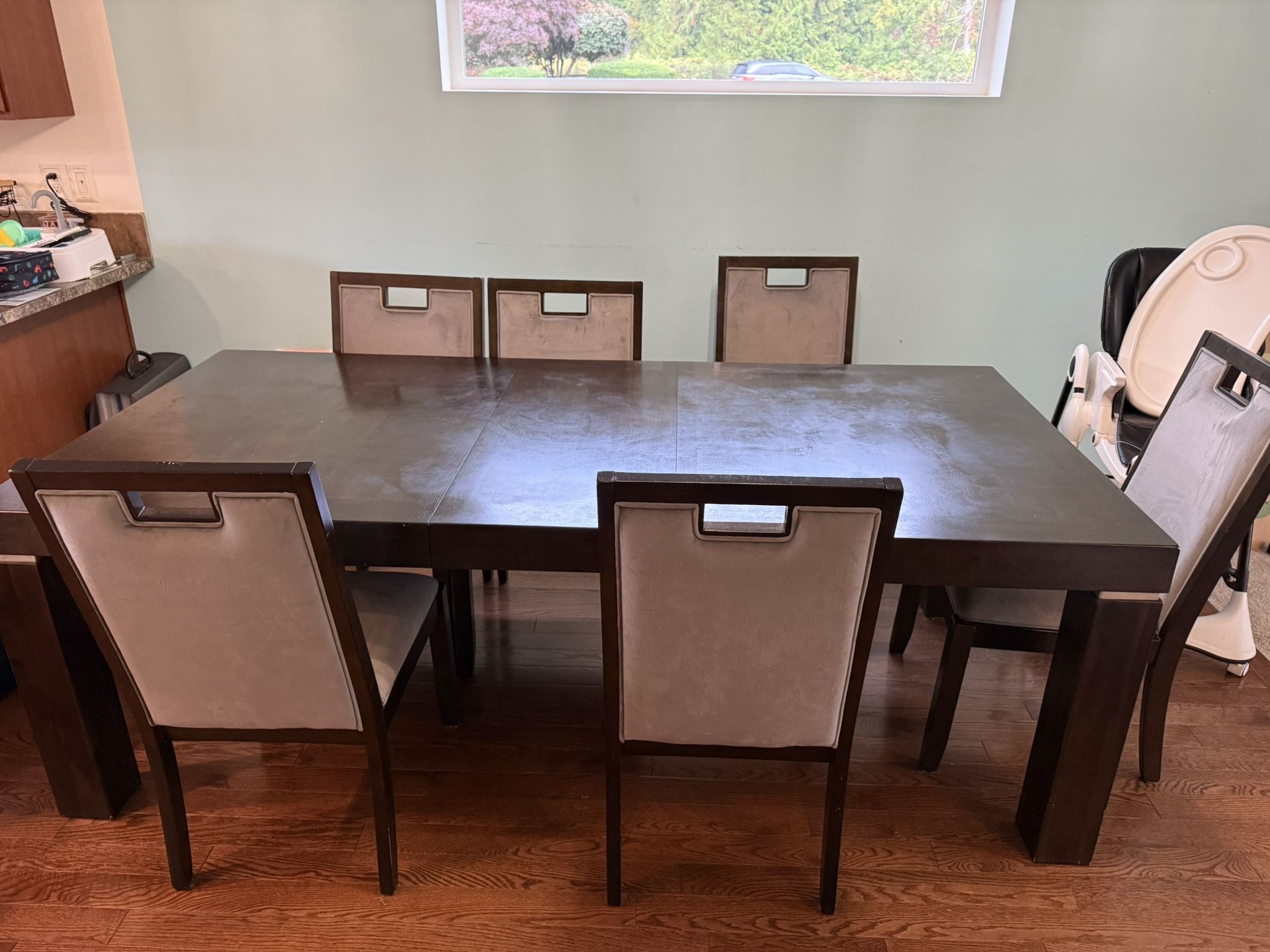 Dinning Table & Chairs