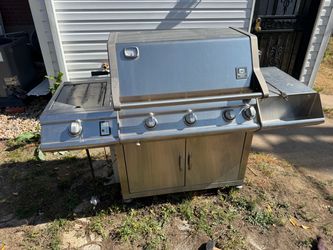 Member's Mark Gas Grill with Side Burner