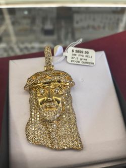 10kgold solid diamond Jesus pendant 37.5 grams layaway available 10% Dwon if you interested please make sure you ask for Maribel thank you