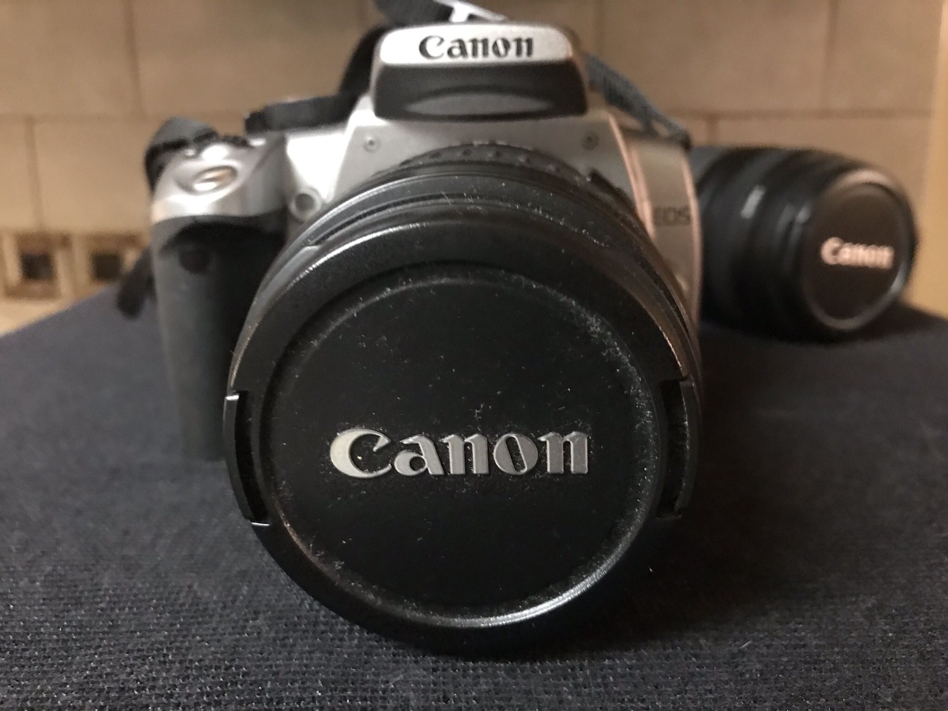 Canon Digital Rebel XT DSLR Camera (OLD MODEL)