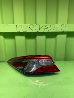 2018 2019 2020 TOYOTA CAMRY Left Driver Side Quarter Panel / Outer Tail Light OEM 81560-06720