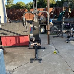 Bench Press And Squats Rack 