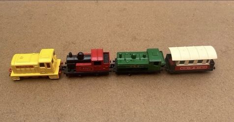 1970’s Lesney •MATCHBOX Train ENGINES & PASSENGER Car 1:64 SCALE Diecast REPLICAS 👀 (please read description)