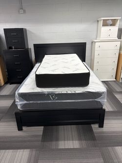Huge sale for Mattress And Box Twin size #mattress and box 150.$ full 190$ Queen 200$ king 290$. free delivery free set up 708….289…7715… cash or Zell
