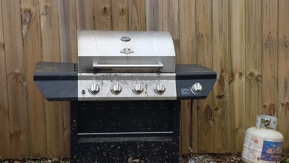 4 Burner Propane Grill w/ Side Burner