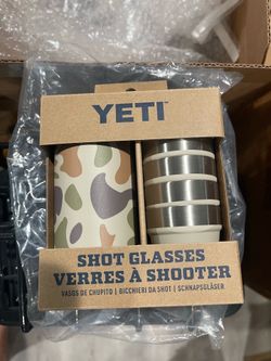 Yeti Tan Camo Shot glasses & case