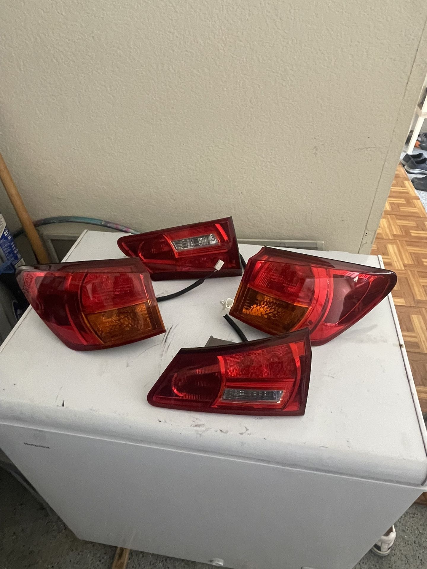 is250 Lexus rear tail lights 2009