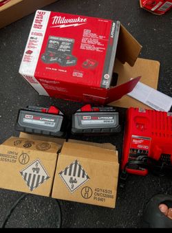 Milwaukee battery’s kit m18