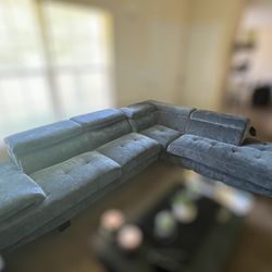 Sectional Couches 