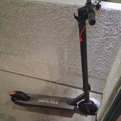 Black YYD ROBO electric Scooter