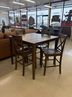 NEW Crown Mark Theodore 5 Piece Table Set