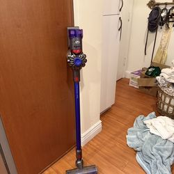 Dyson v8 Total Clean+